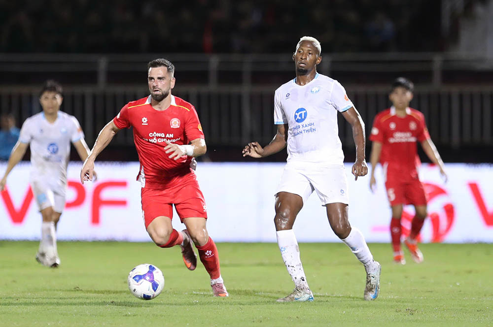 Chung cuoc, tran dau khep lai voi ti so hoa 0-0. Voi ket qua nay, ca Cong an TPHCM va Thep Xanh Nam Dinh cung co 7 diem sau 4 tran, lan luot chia nhau vi tri thu 4 va 5 tren bang xep hang.