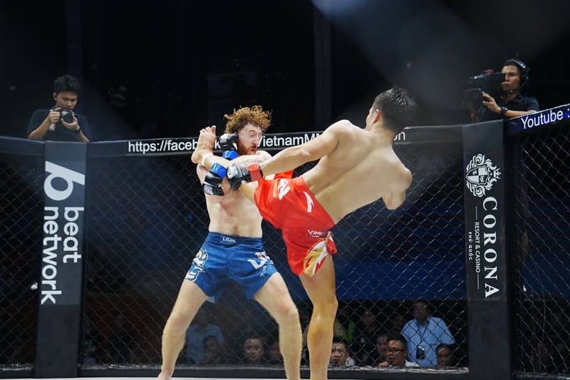 Truong Cao Minh Phat va doi thu da cong hien tran dau hap dan cho khan gia. Anh: Nam Khanh