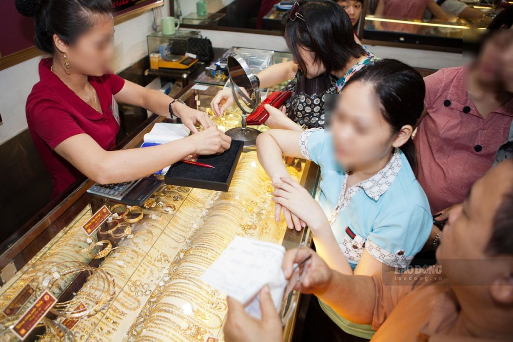 금 거래 매매 활동으로 인한 소득이 과세 대상이라는 명확한 규정이 있을 것입니다. 사진: 하이 응우옌