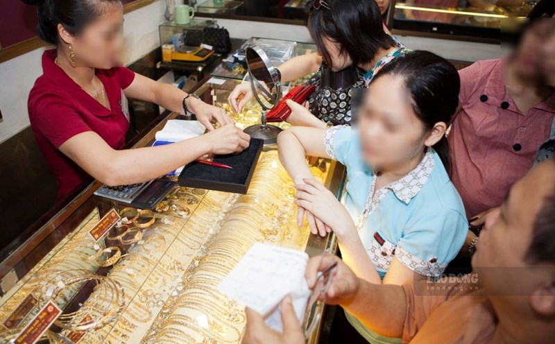 There will be clear regulations on income from trading in gold that is subject to tax. Photo: Hai Nguyen