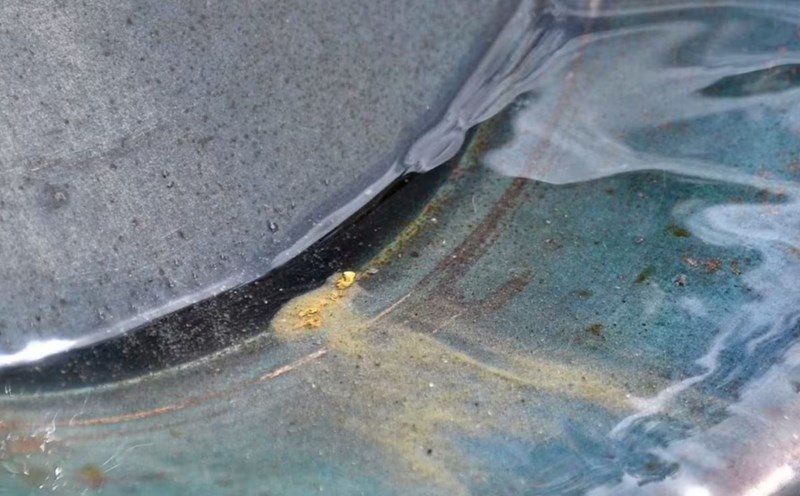 Gold can be seen with the naked eye in some marine samples. Photo: Earth.com