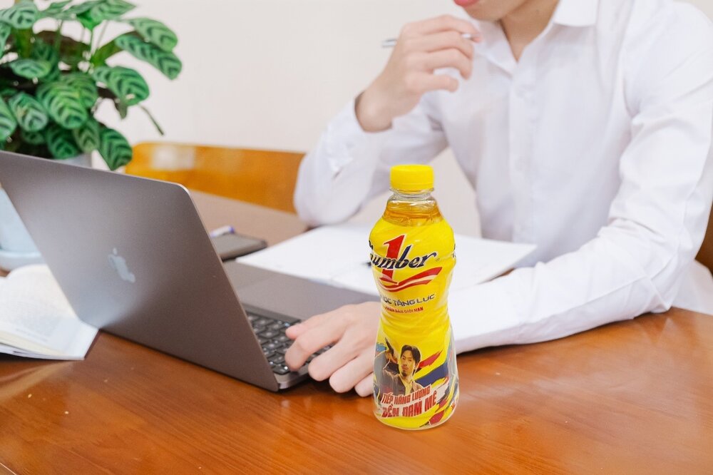Voi nhieu nguoi tre, ngoai su no luc thi viec tiep nang luong de duy tri su tinh tao, tiep lua dam me la yeu to quan trong de huong toi thanh cong. Ảnh: Tan Hiep Phat