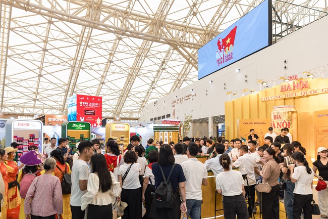 Exposicion Logros del Estado 80 años consecutivos estableciendo records en numero de visitantes. Foto: VEC