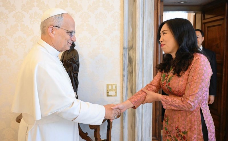 Deputy Foreign Minister Le Thi Thu Hang met with Cardinal Leo XIV in the Vatican. Photo: Ministry of Foreign Affairs