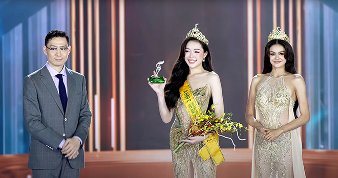 A hau 2 Le Thi Thu Tra. Anh: Sen Vang