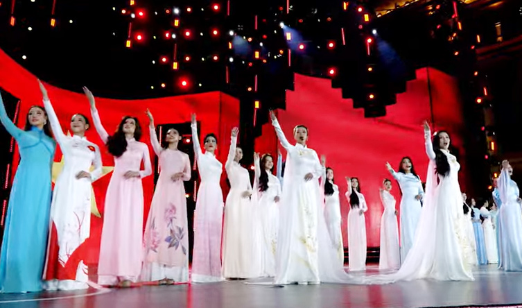 Tiet muc “Viet tiep cau chuyen hoa binh”.