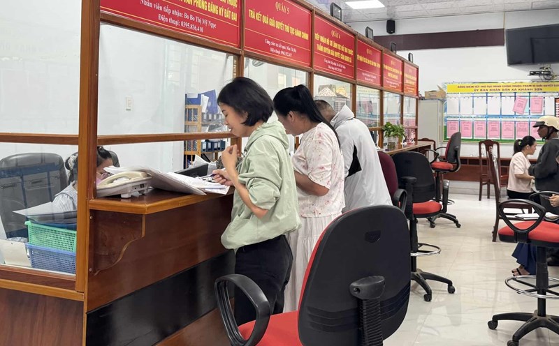 Through the KPI system, cadres need to be honest in recording work diaries. Photo: Huu Long