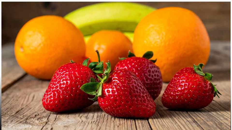 Vitamin C in berries plays an indispensable role in the formation of collagen. Photo: CV