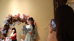 The exhibition of Do paper lanterns attracts young people to return to their ancient values. Photo: My Linh