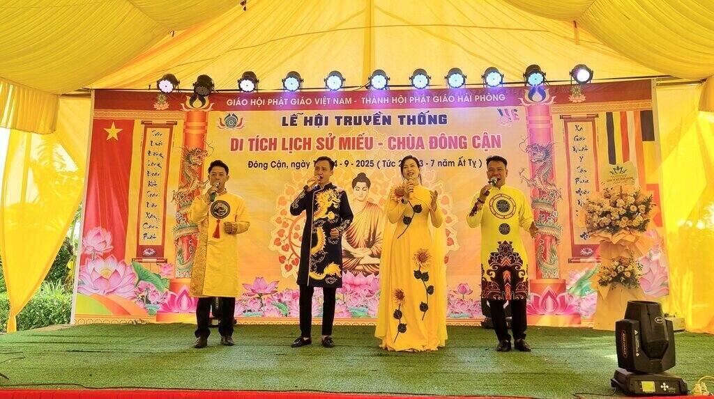 Ambiente festivo tradicional en el templo - pagoda Dong Can (comuna de Gia Loc ciudad de Hai Phong). Foto: Comuna de Gia Loc