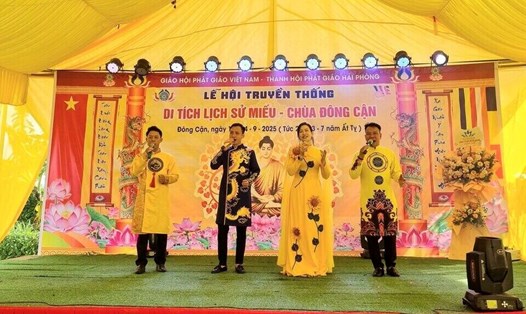 Không khí lễ hội truyền thống tại Miếu - Chùa Đông Cận (xã Gia Lộc, TP Hải Phòng). Ảnh: Xã Gia Lộc