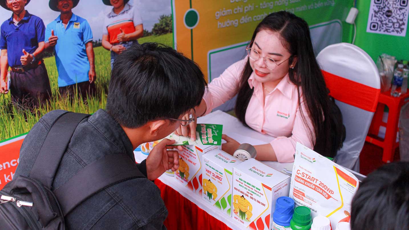 Ngay hoi giup sinh vien co co hoi dinh huong nghe nghiep, tham gia phong van tuyen dung thuc te. Anh: Dai hoc Can Tho
