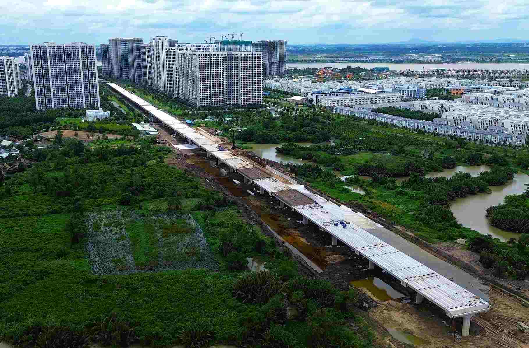 Ho Chi Minh City Ring Road 3 through Thu Duc City was previously expected to open to traffic at the end of this year. Photo: Anh Tu