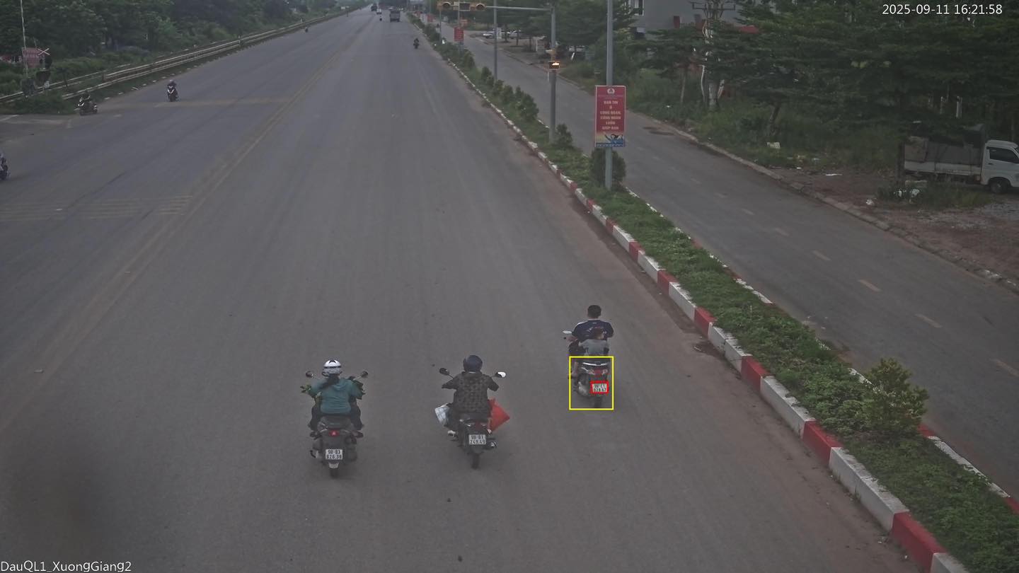 박닌(Bac Ninh)에서 무인 단속에 걸린 오토바이 운전자. 사진: 박닌(Bac Ninh) 공안