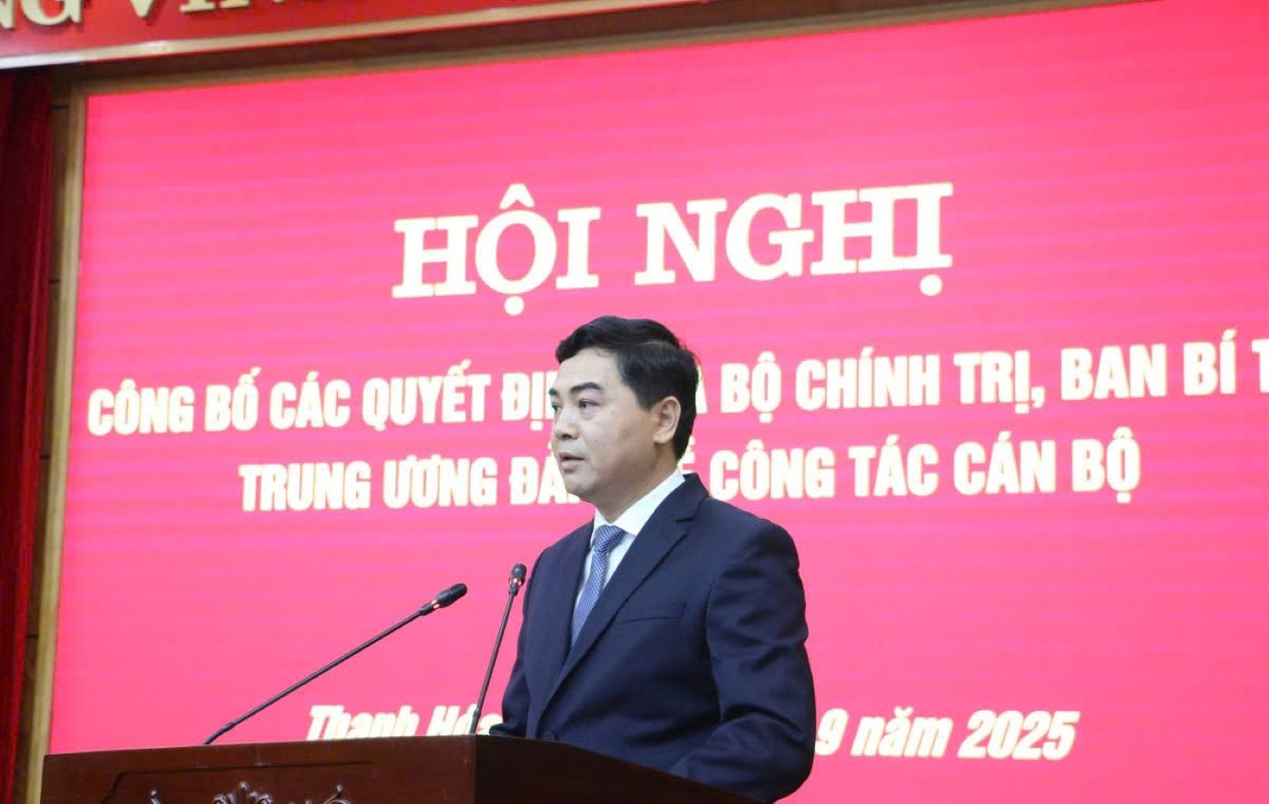 Ong Nguyen Hoai Anh - Pho Bi thu Tinh uy Thanh Hoa phat bieu nhan nhiem vu. Tran Lam
