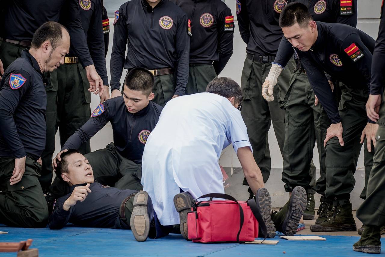 Ngo Kien Huy was injured in "The Bold Soldier". Photo: Producer.