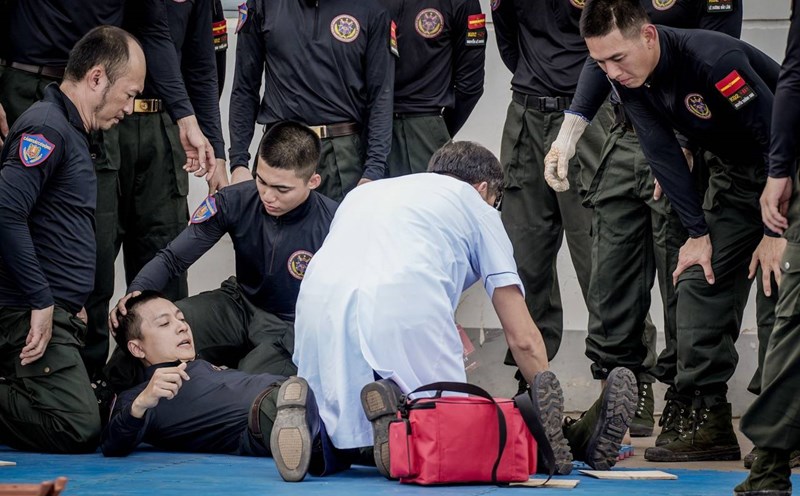 Ngo Kien Huy was injured in "The Bold Soldier". Photo: Producer.