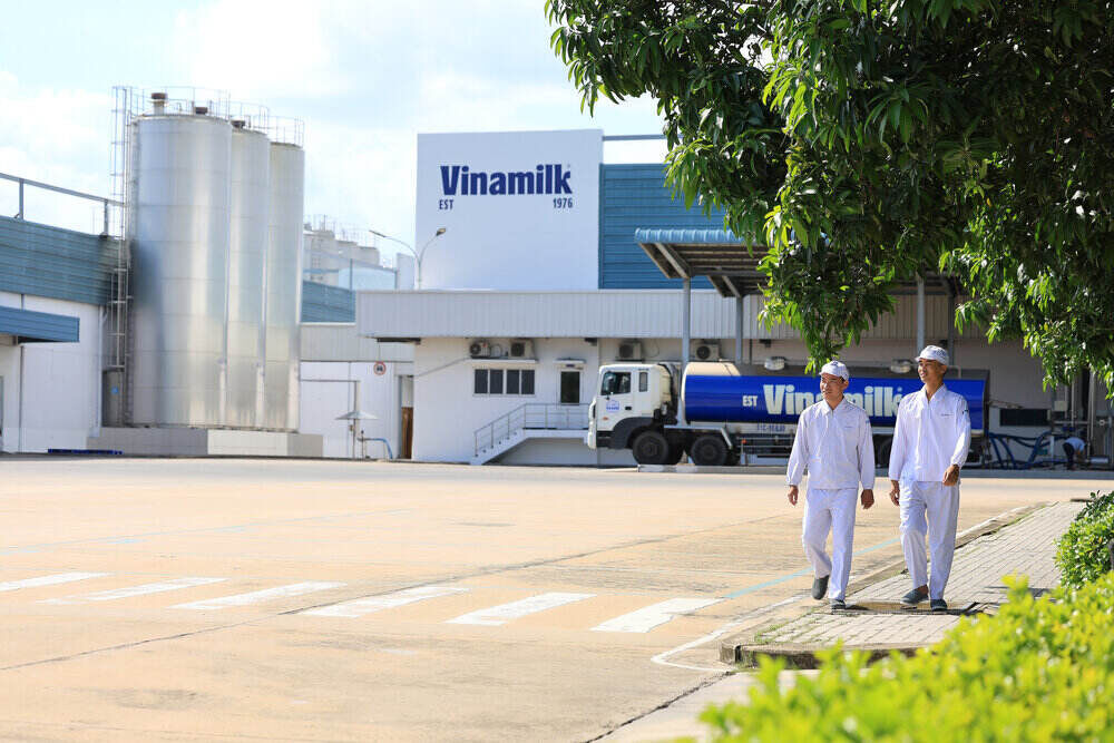 Vinamilk la doanh nghiep sua dau tien so huu ca trang trai va nha may dat trung hoa carbon theo tieu chuan PAS 2060:2014. Anh: Minh Anh