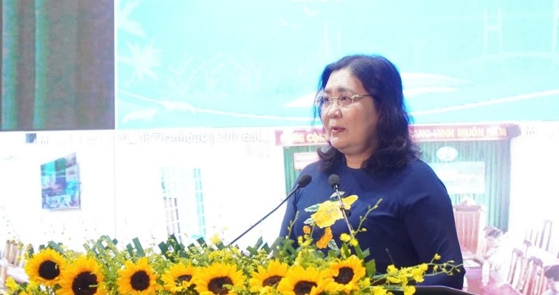Pho Bi thu Thuong truc Tinh uy Ho Thi Hoang Yen phat bieu khai mac hoi thao. Anh: Hoang Loc