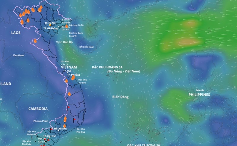 The low pressure area is active in the East Sea and causing unfavorable weather in some coastal areas. Photo: Vietnam Disaster Monitoring System