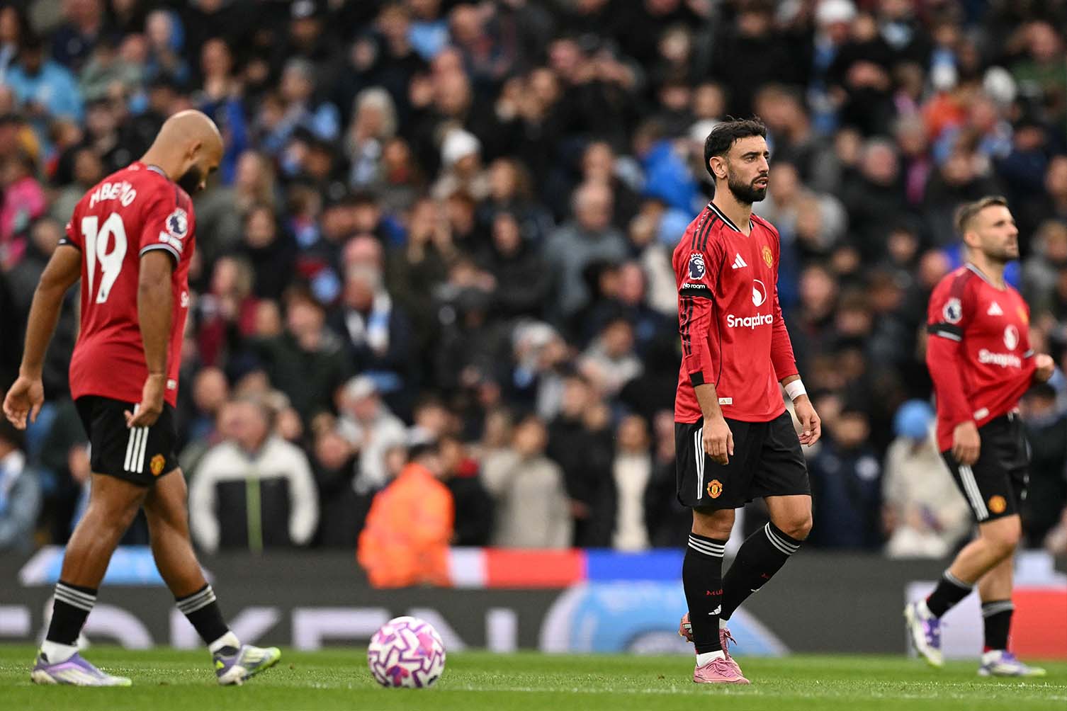 Man United dang qua te hai. Anh: AFP