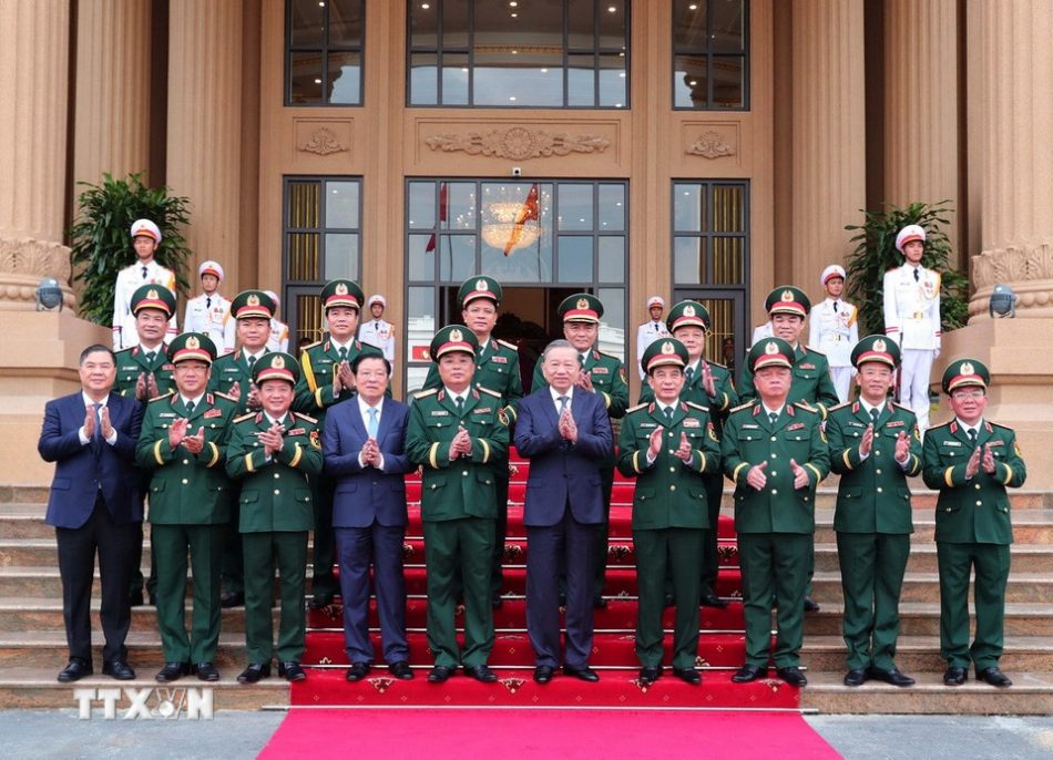 Tong Bi thu To Lam va cac dai bieu. Anh: TTXVN