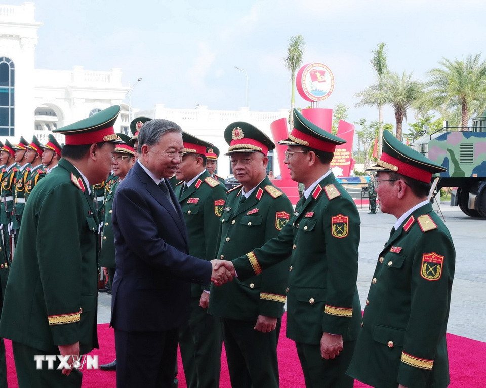Tong Bi thu To Lam toi du Le ky niem 80 nam Ngay truyen thong Tong cuc Cong nghiep Quoc phong. Anh: TTXVN