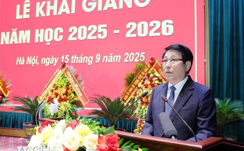 Politburo member and President Luong Cuong speaks at the opening ceremony of the new school year 2025-2026 at the National Defense Academy. Photo: VNA