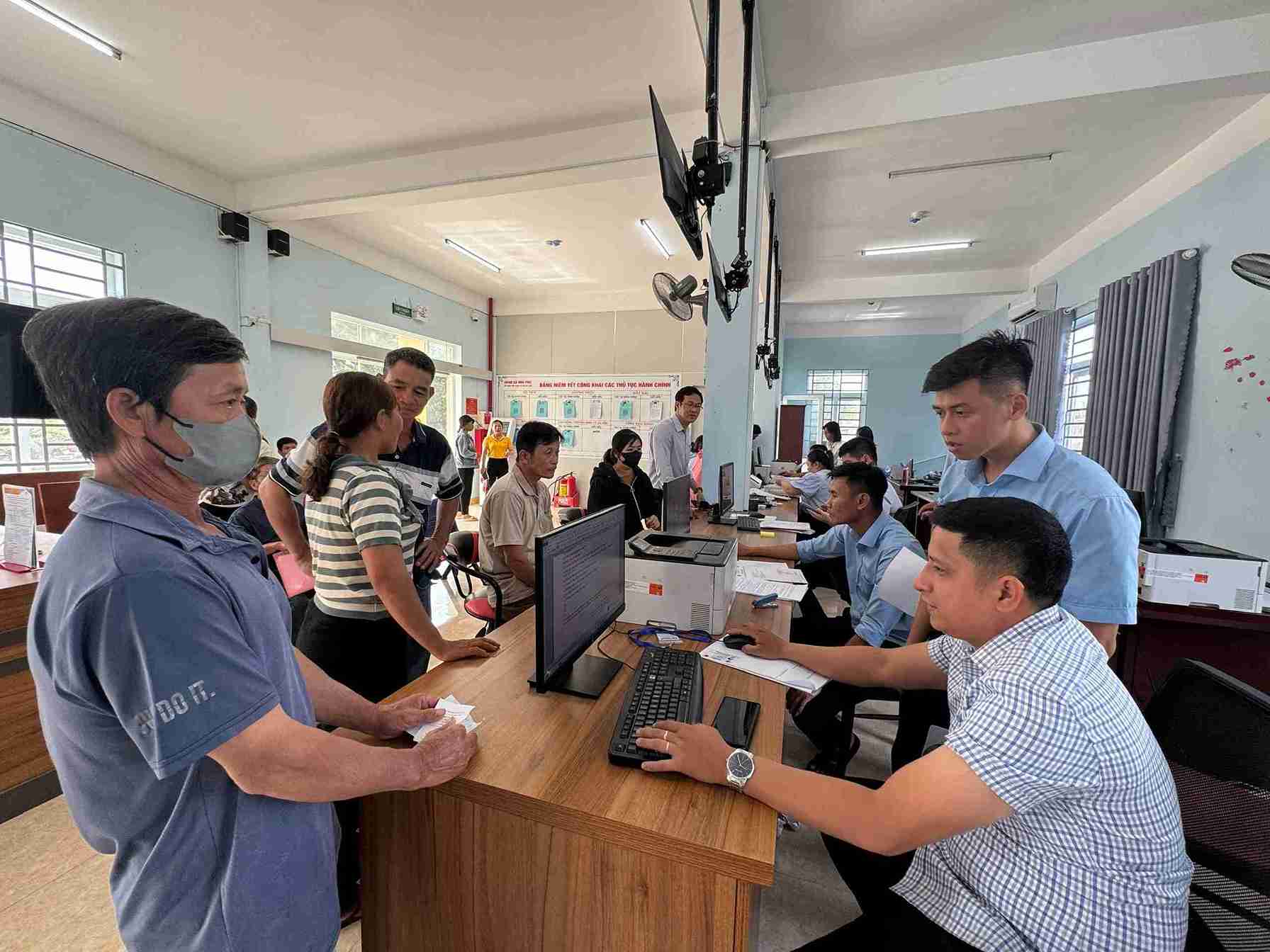 Dak Lak省は2025年に合計9 230人の公務員を割り当てられました。写真:バオ・チュン