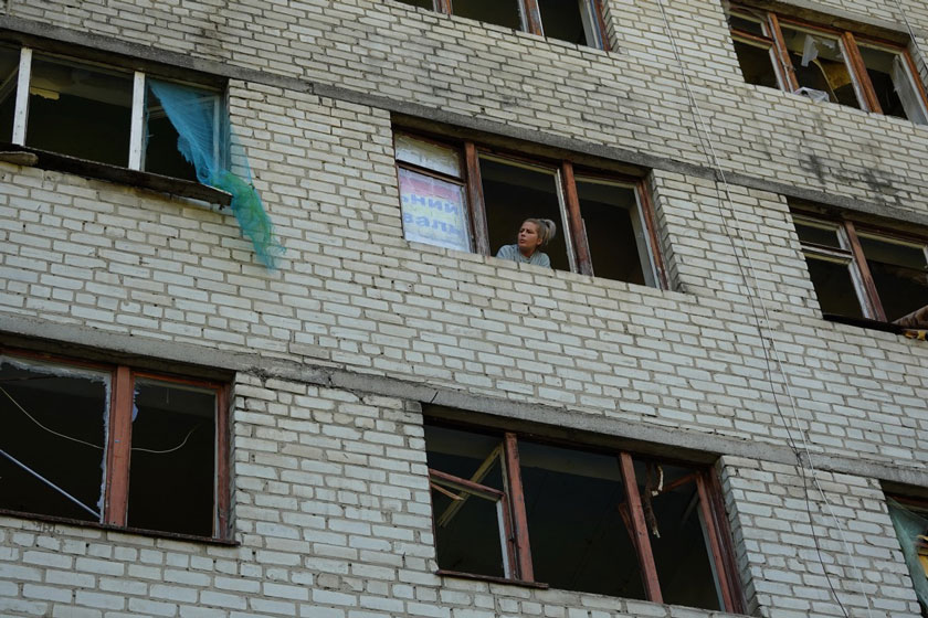 Un edificio en la ciudad de Sloviansk (Ucrania) sufrio graves daños por el conflicto ruso-ucraniano. Foto: AFP