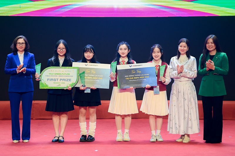 Anh 1: Mot trong nhung phan thuong hap dan danh cho thi sinh hoac doi thi doat giai Nhat cuoc thi Tieng noi Xanh chinh la hoc bong tri gia 100% hoc phi cho 4 nam hoc tai Truong Dai hoc VinUni.