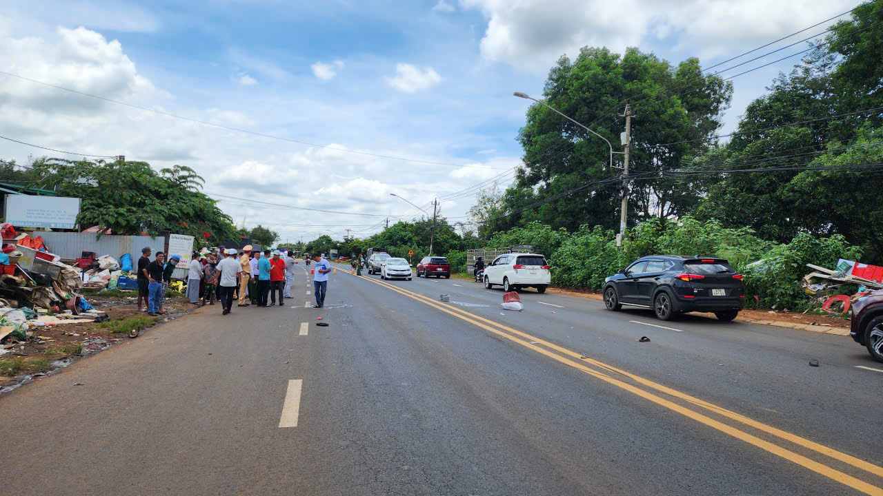 Scene of a traffic accident in Dak Lak that killed a student. Photo: Provided by the police