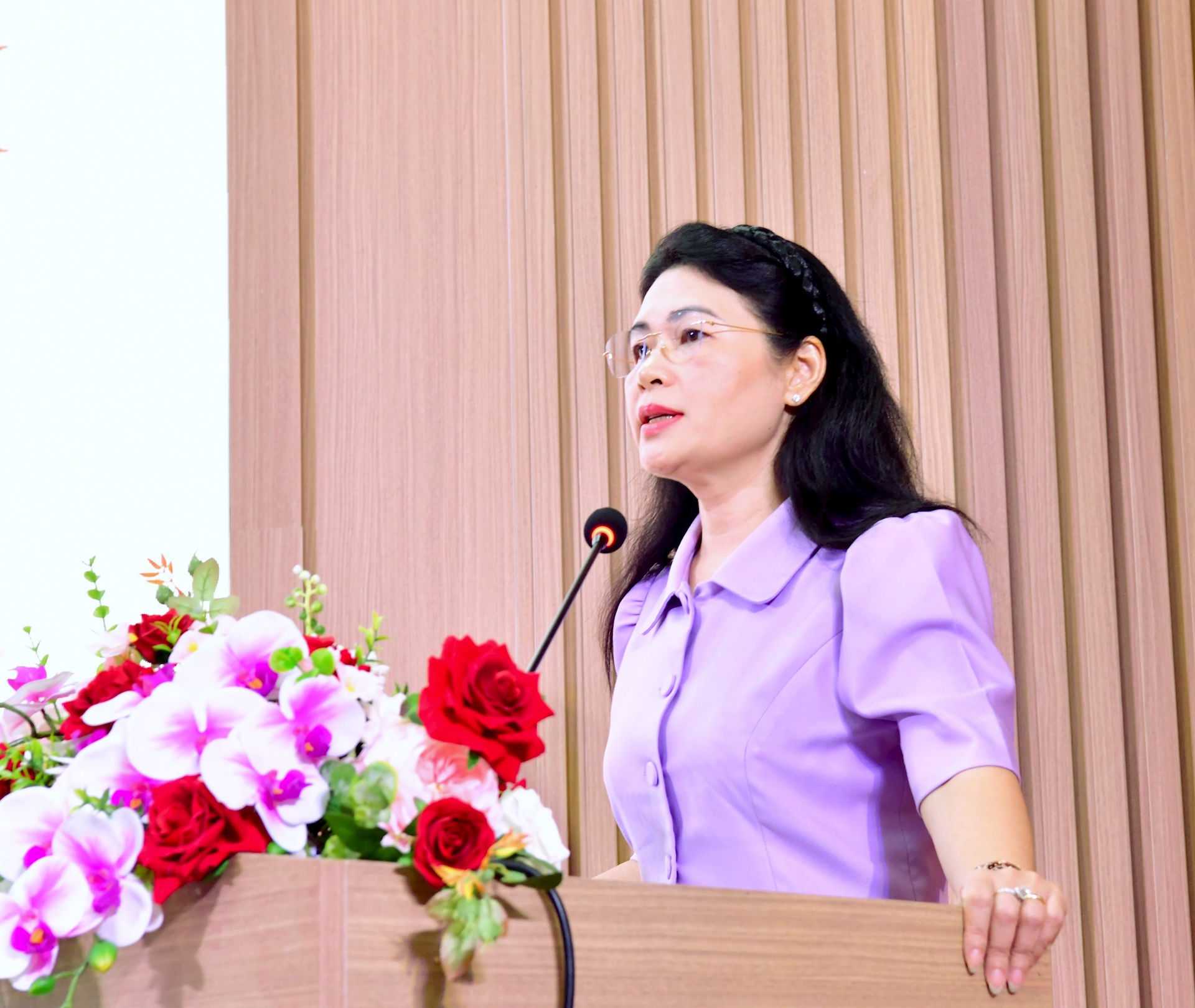Pho Tong Kiem toan nha nuoc Ha Thi My Dung phat bieu chi dao Hoi nghi. Anh: Nguyen Ly