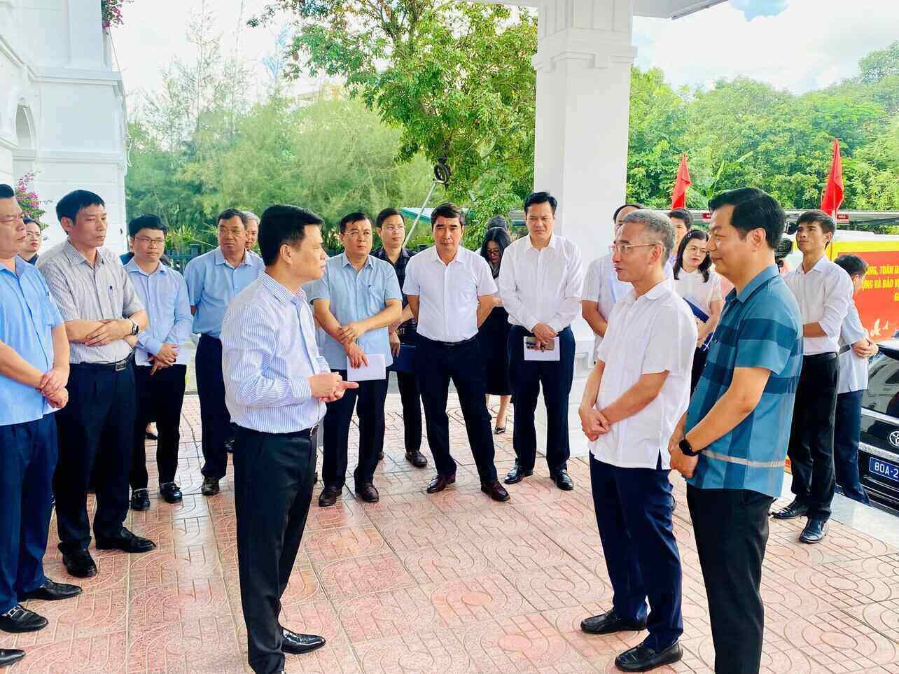 2段階の地方自治体を検査し、ハイフォン市の指導者は幹部の専門性を強調しました。写真:Duy Hung