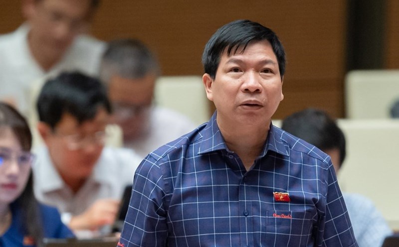 Temporarily suspend the duties and powers of National Assembly deputies to Mr. Tran Van Thuc. Photo: Quochoi.vn