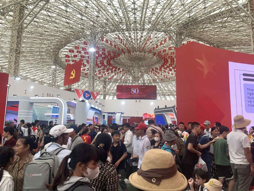 Ban to chuc uoc tinh tong so khach tham quan khi ket thuc trien lam la 10 trieu luot. Anh: Ngoc Oanh