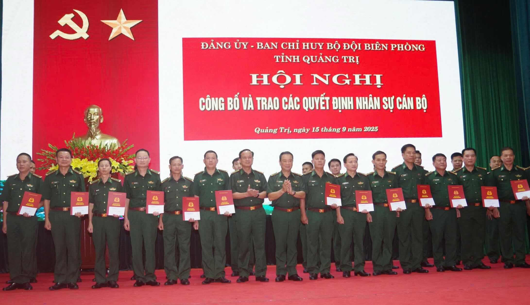 30国境警備員Quang Triは、命令の下で年齢前に引退しました178。Photo：Border Guard