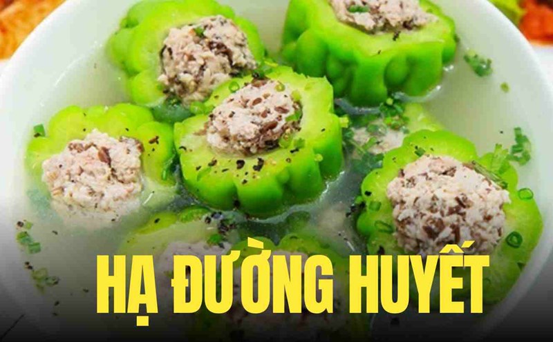 Bitter melon soup is stuffed with meat, a traditional dish rich in vitamins, nutrients and helps stabilize blood sugar. Graphics: Tra My