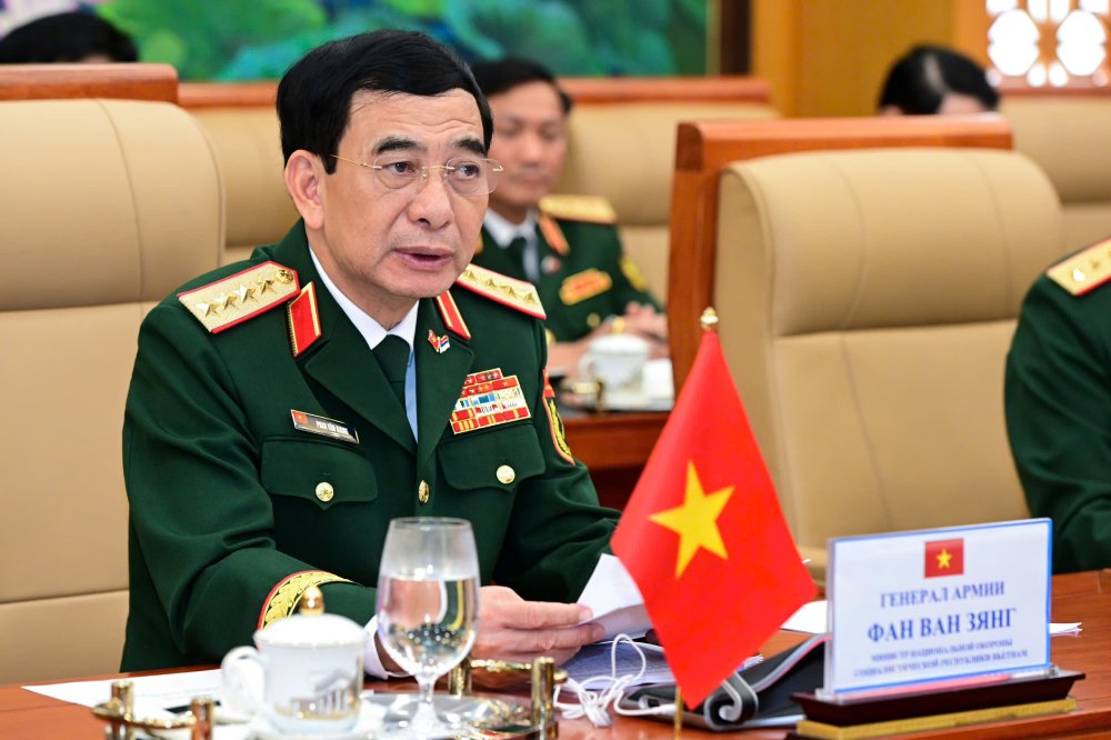 Dai tuong Phan Van Giang phat bieu tai Hoi dam. Anh: Hai Nguyen