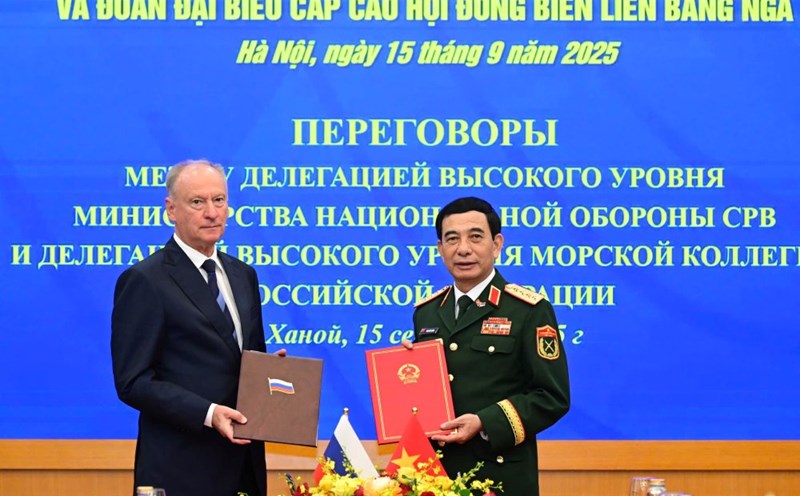The Ministry of National Defense of Vietnam and the Russian Maritime Council have signed a Memorandum of Understanding on consultation in the maritime field. Photo: Hai Nguyen