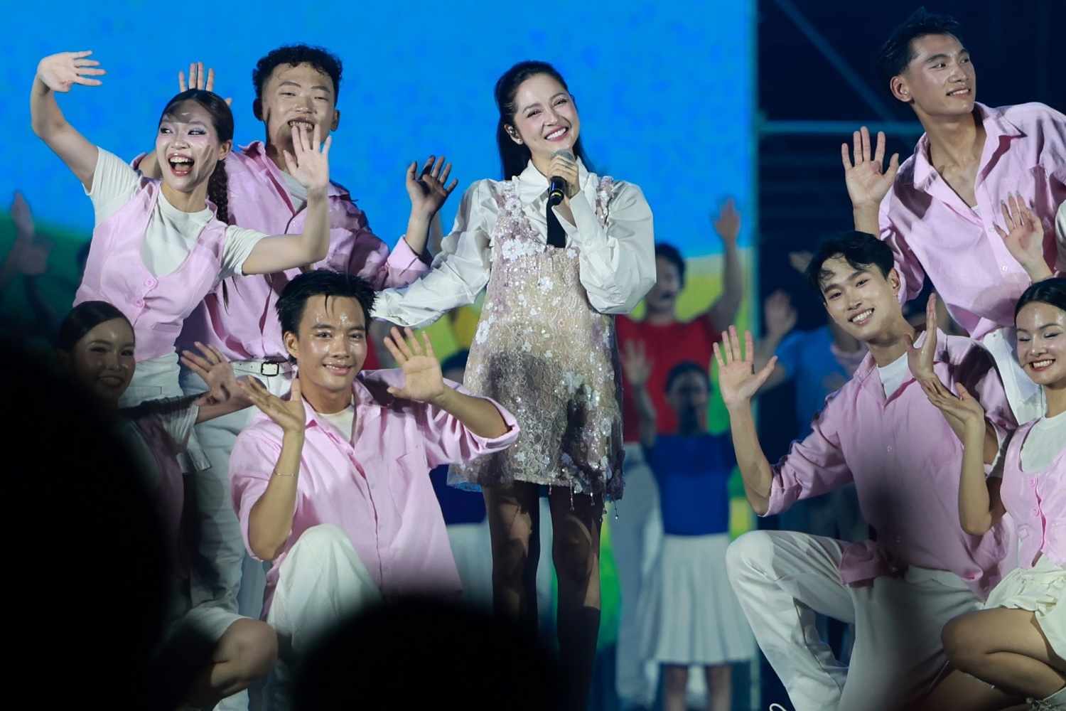 Bao Anh trinh dien tai concert. Anh: Hai Nguyen
