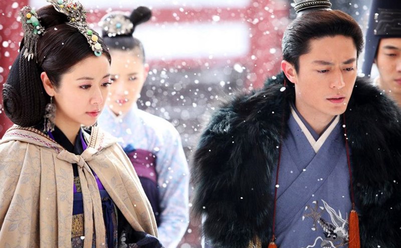 Lam Tam Nhu and Huang Jianhua in the movie Khuynh Thoi Quang Phi. Photo: Producer