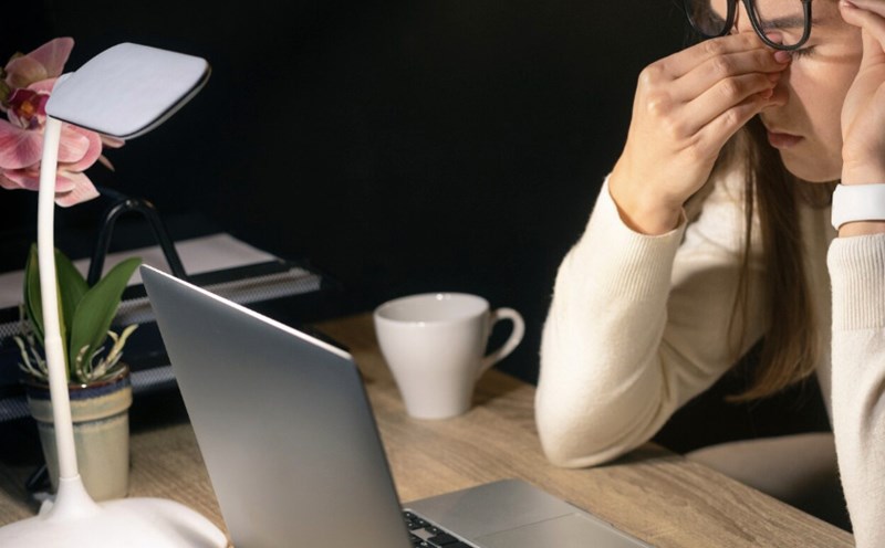 How to manage computer vision syndrome. Photo: Thuy Duong