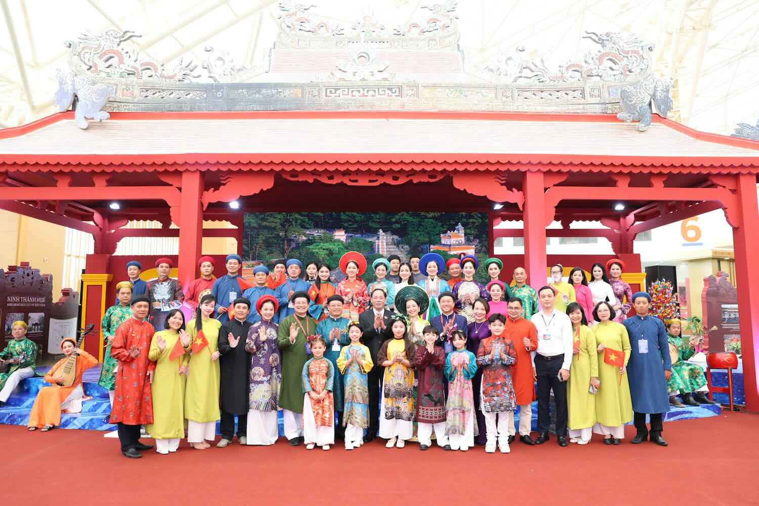 Huế được nhận Bằng khen của của Thủ tướng Chính phủ tại "Triển lãm 80 năm thành tựu đất nước". Ảnh: Quảng An.