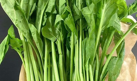 Cải bó xôi là loại rau giàu magie giúp ngủ ngon, giảm lo âu. Ảnh: Quang Minh.