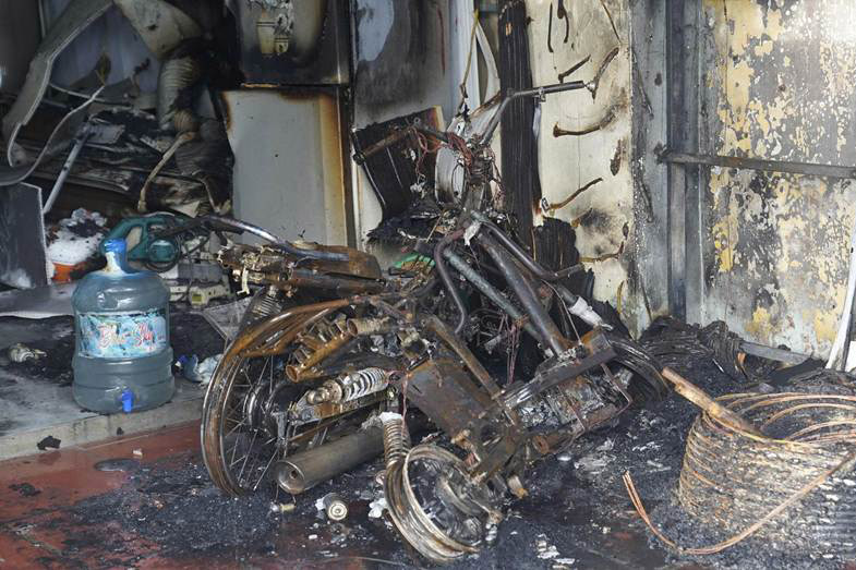 9월 16일 아침 하노이에서 일가족 4명이 사망한 화재 현장 사진: 하노이 공안