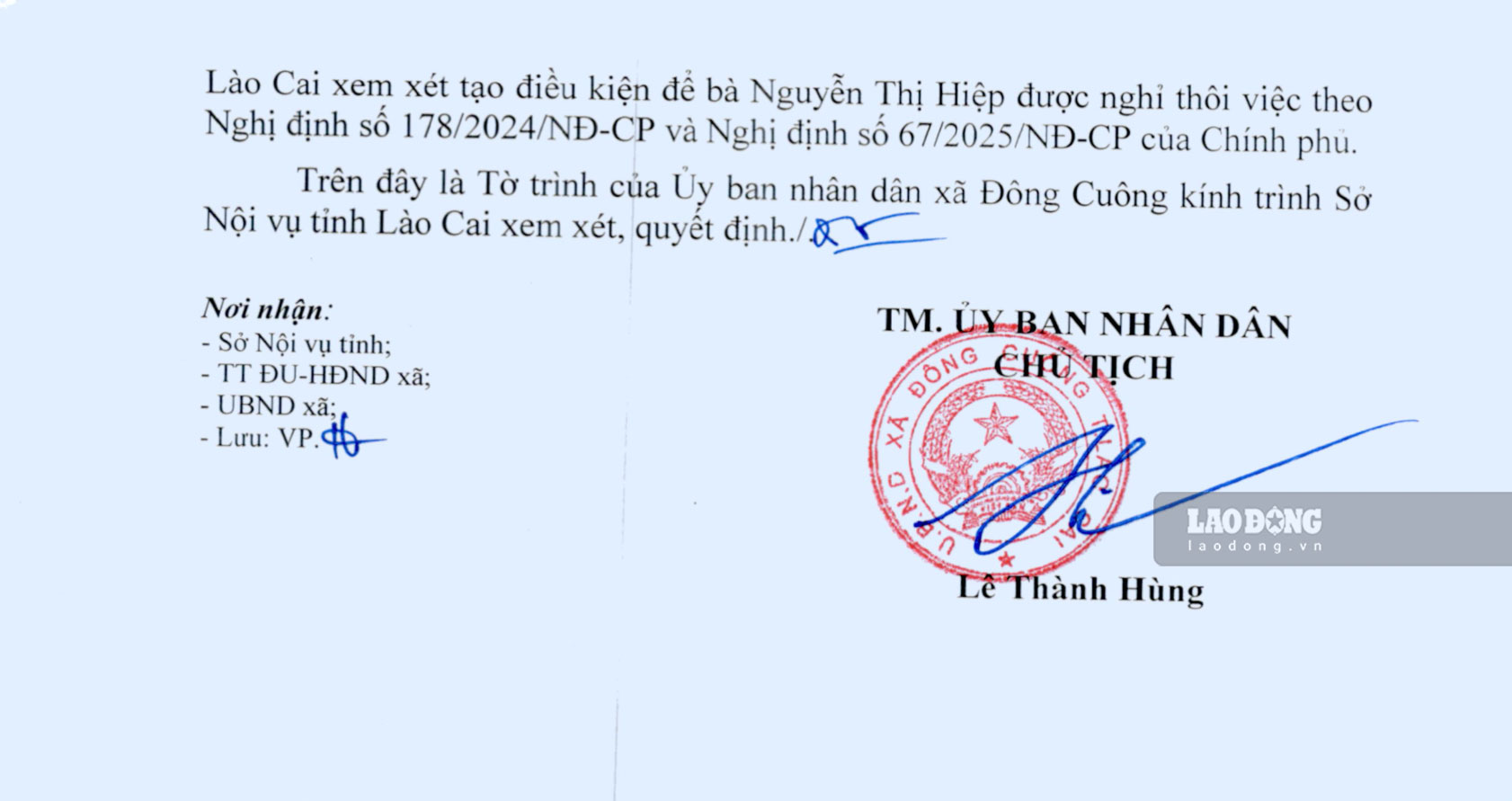 Tờ trình đề nghị giải quyết chế độ nghỉ thôi việc của UBND xã Đông Cuông gửi Sở Nội vụ tỉnh Lào Cai. Ảnh: Bảo Nguyên