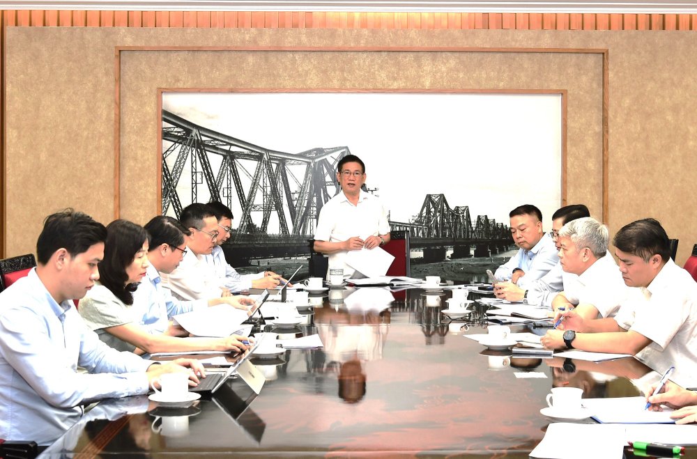 Pho Thu tuong Ho Duc Phoc chu tri cuoc hop ve dieu hanh chinh sach tien te, quan ly thi truong vang. Anh: VGP