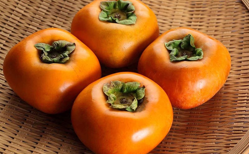 Những người không nên ăn quả hồng