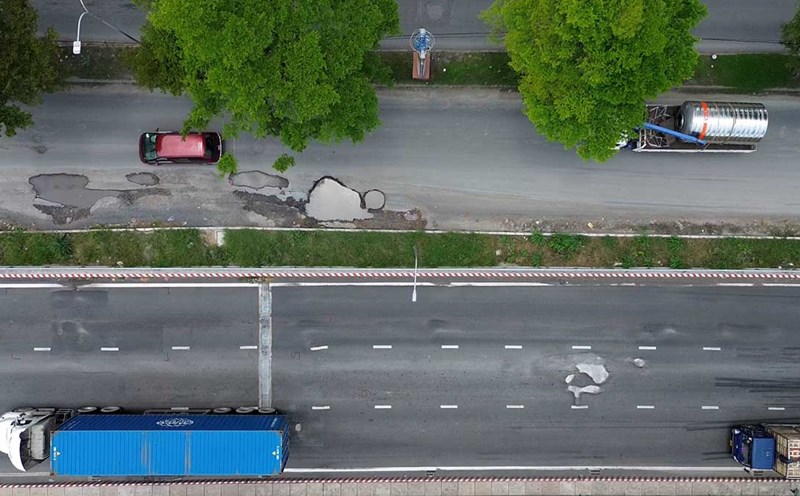 Nguyen Van Linh underpass in Ho Chi Minh City is deteriorating, the investor is committed to fixing it before September 30. Photo: Anh Tu